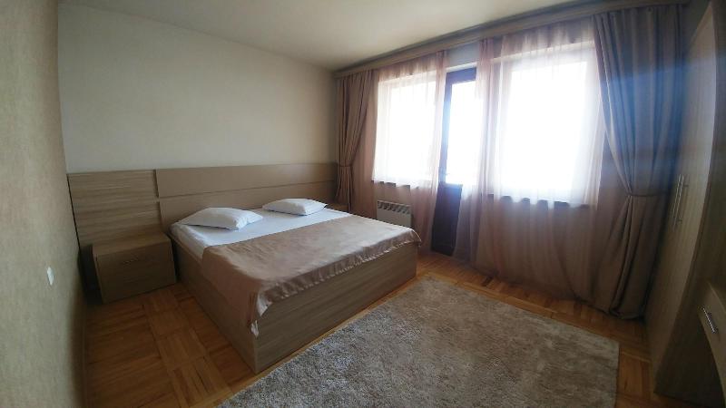 Cross Apartments and Tours image