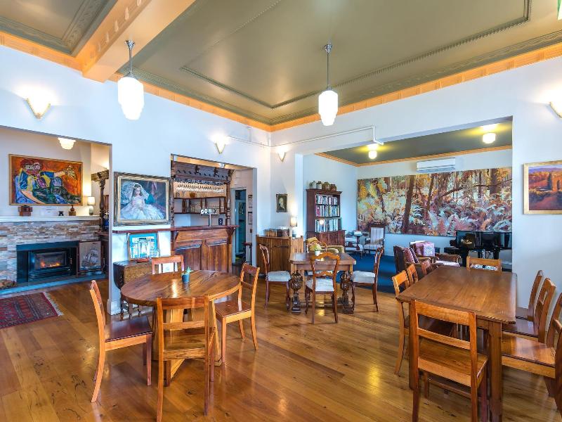 Northern Arts Hotel image