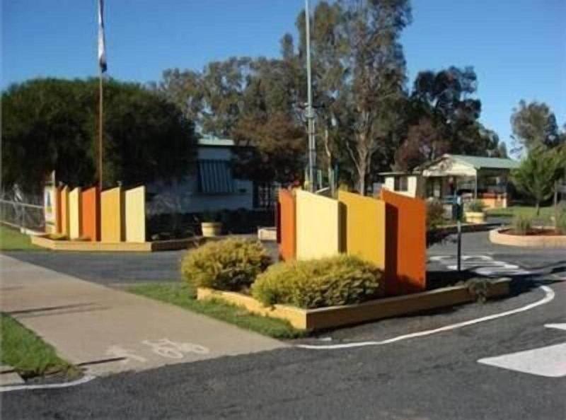 Junee Tourist Park — general view