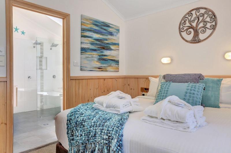 Seven Mile Beach Holiday Park image