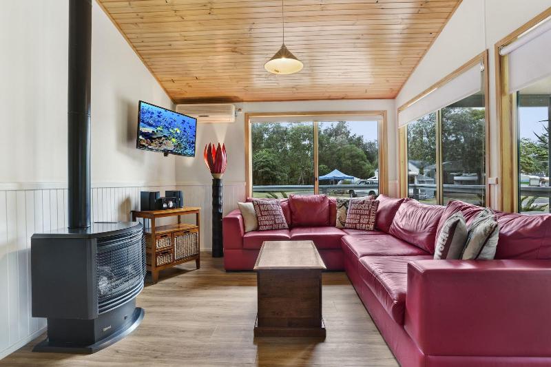 Seven Mile Beach Holiday Park image