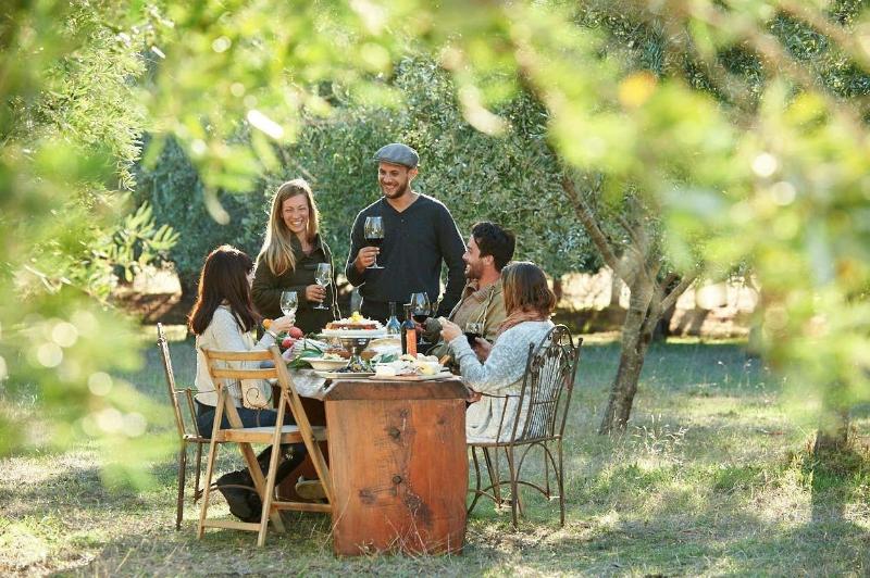 Olio Bello Lakeside Glamping image