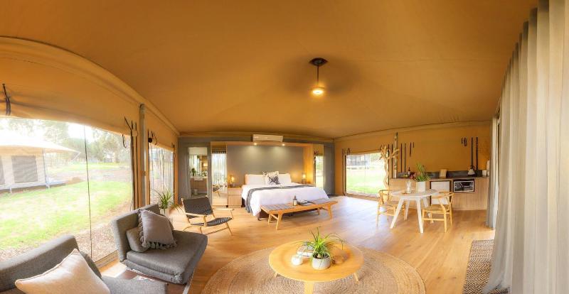 Olio Bello Lakeside Glamping image