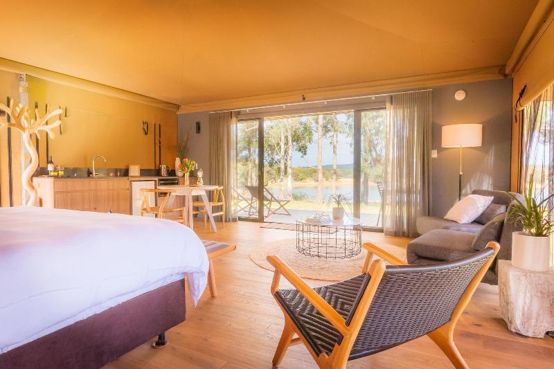 Olio Bello Lakeside Glamping image