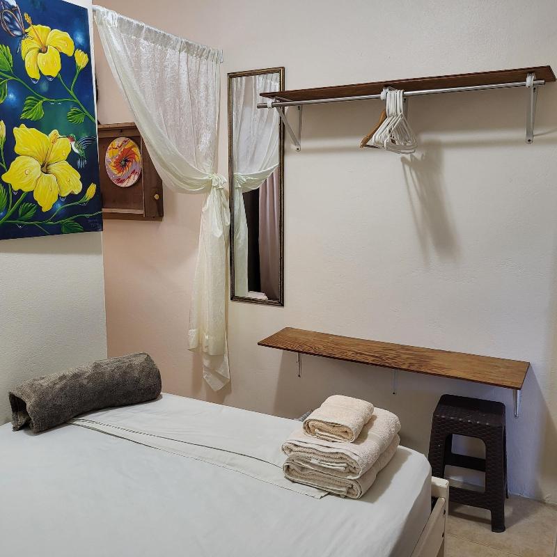Hacienda Tropical Guest House image