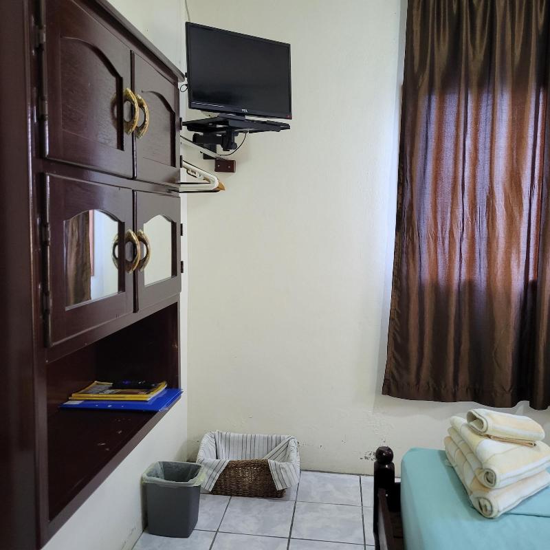 Hacienda Tropical Guest House image