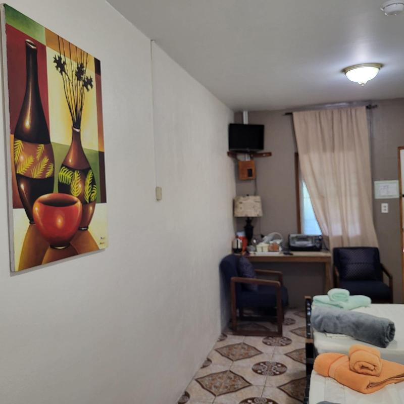 Hacienda Tropical Guest House image