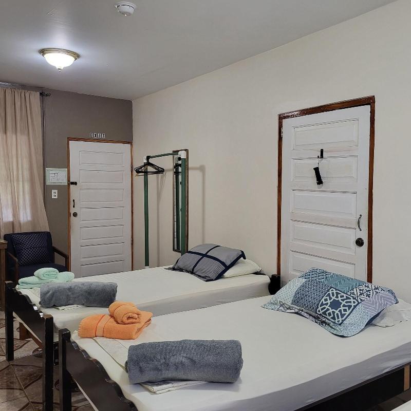 Hacienda Tropical Guest House image