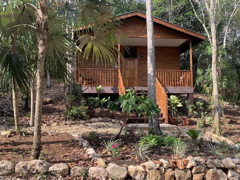 Mariposa Jungle Lodge image