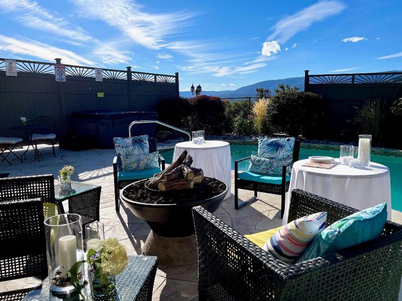 A Vista Villa Couples Retreat