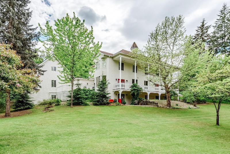 The Inn at the Ninth Hole Bed and Breakfast image