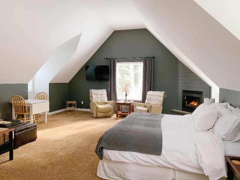 The Inn at the Ninth Hole Bed and Breakfast image