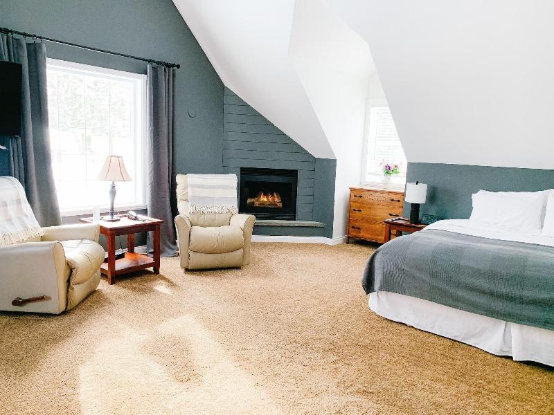 The Inn at the Ninth Hole Bed and Breakfast image