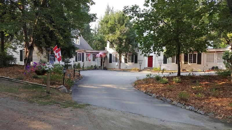 The Inn at the Ninth Hole Bed and Breakfast image