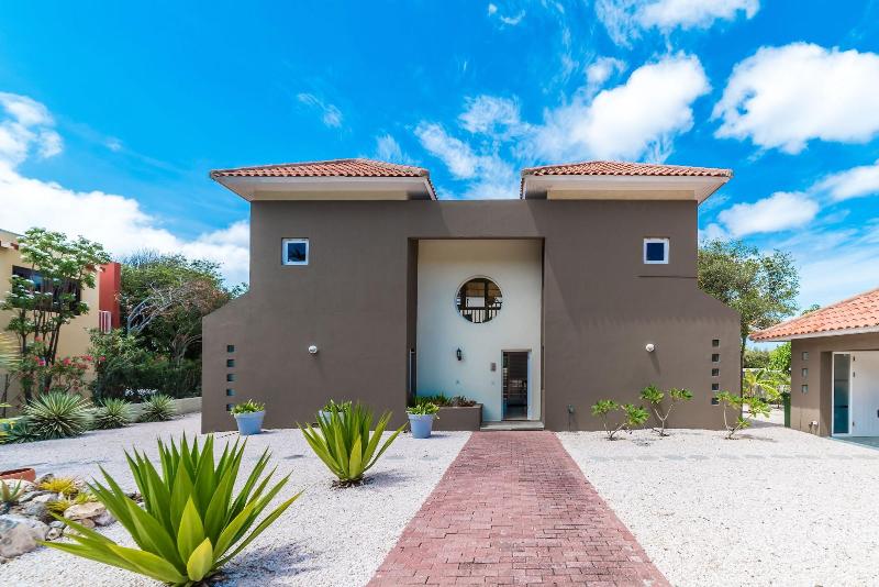 Coral Estate Rentals image