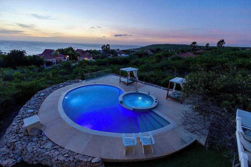 Coral Estate Rentals image