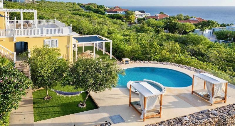 Coral Estate Rentals image