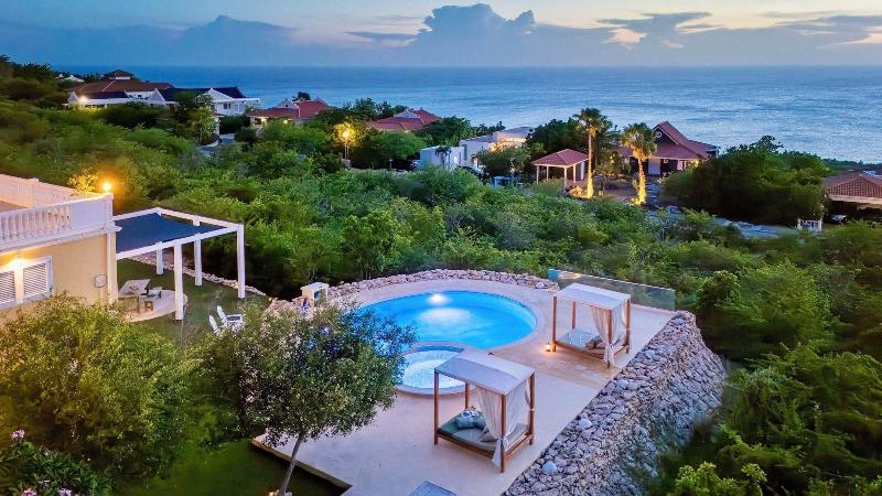 Coral Estate Rentals image