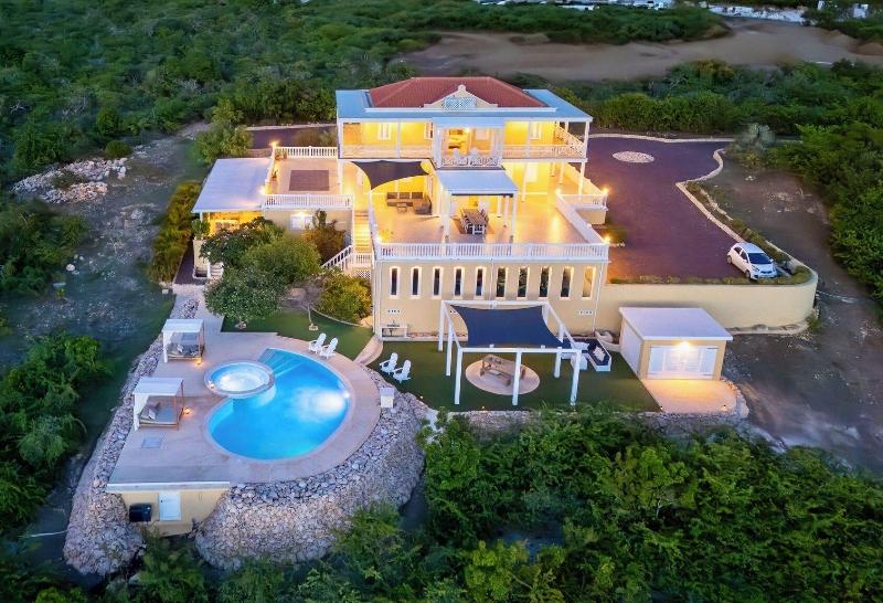 Coral Estate Rentals image