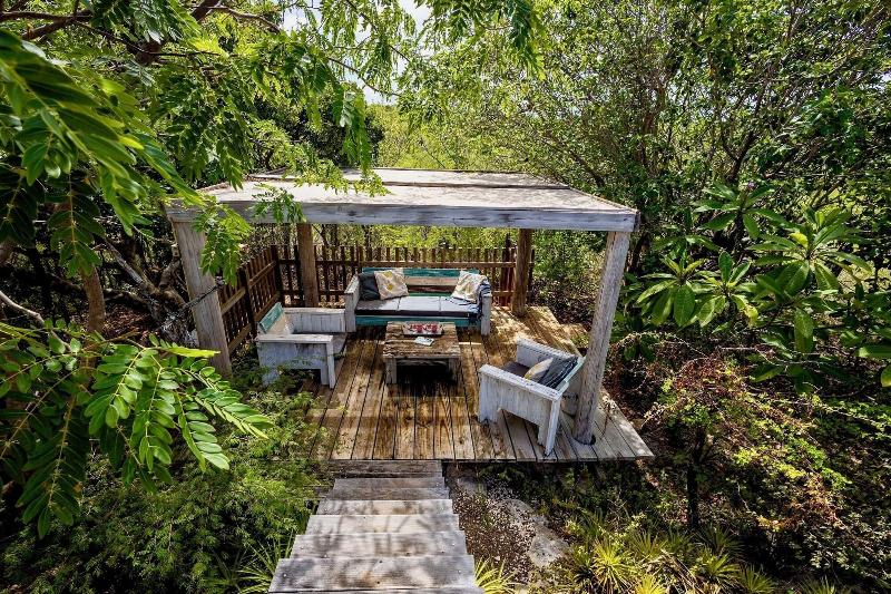 Coral Estate Rentals image