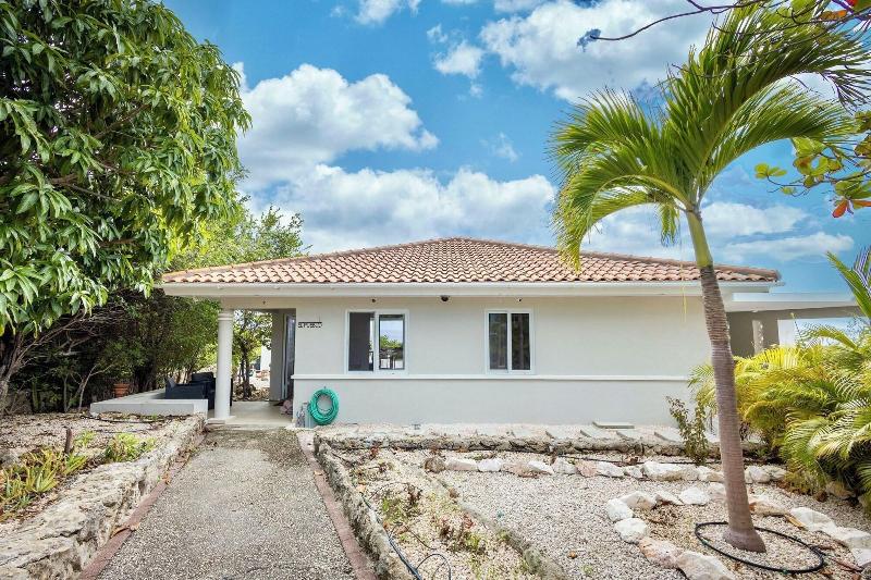 Coral Estate Rentals image