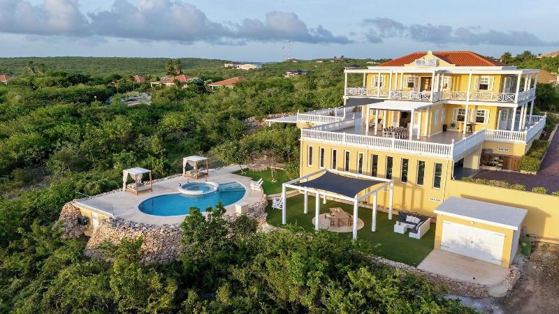 Coral Estate Rentals image
