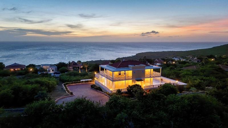 Coral Estate Rentals image