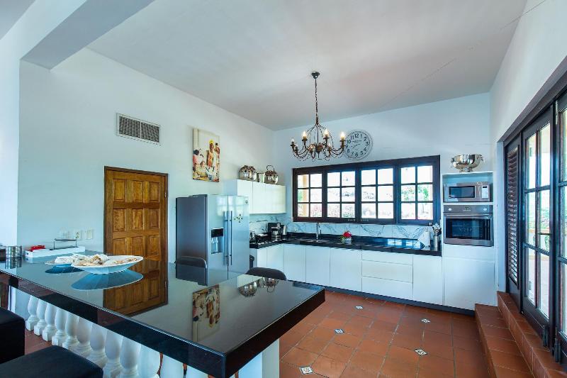 Coral Estate Rentals image