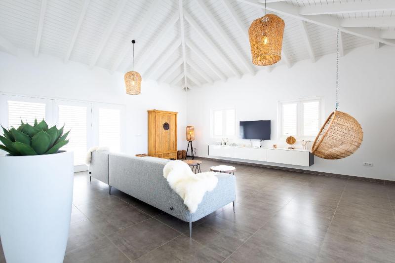 Coral Estate Rentals image
