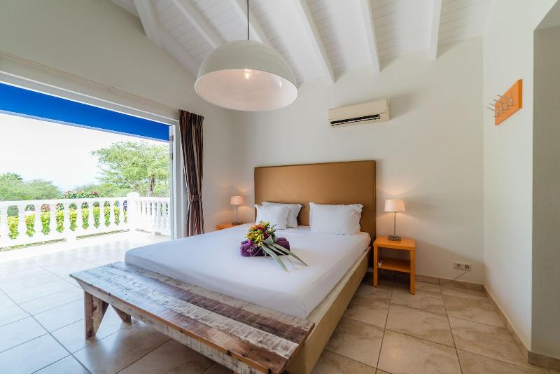 Coral Estate Rentals image