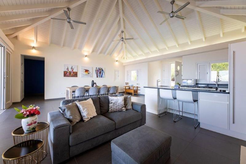 Coral Estate Rentals image