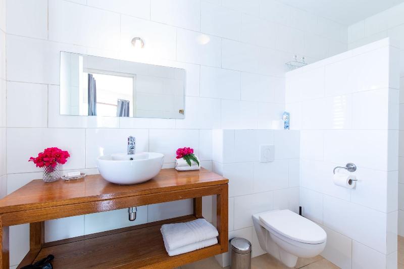 Coral Estate Rentals image