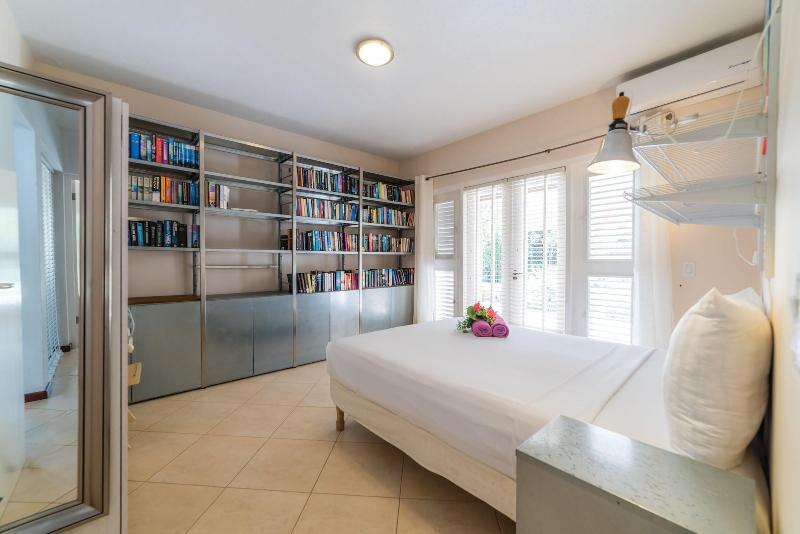 Coral Estate Rentals image