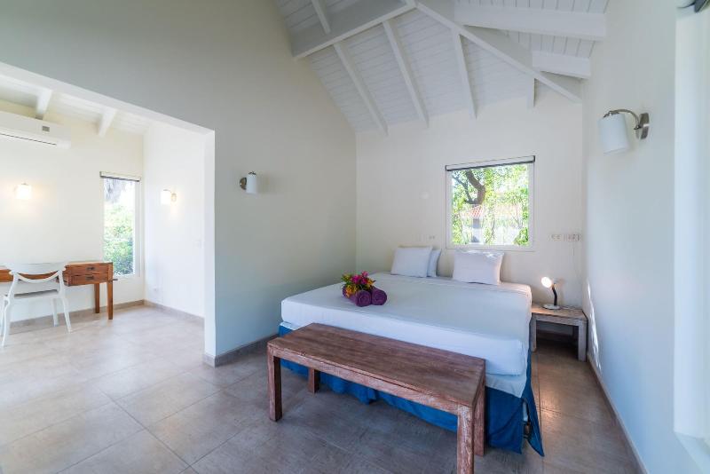 Coral Estate Rentals image