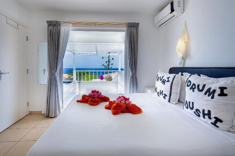 Coral Estate Rentals image