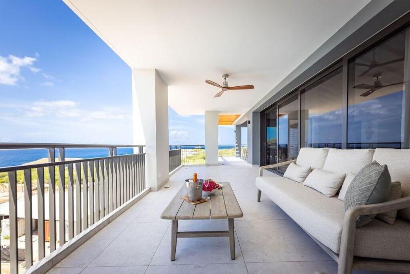 Coral Estate Rentals image