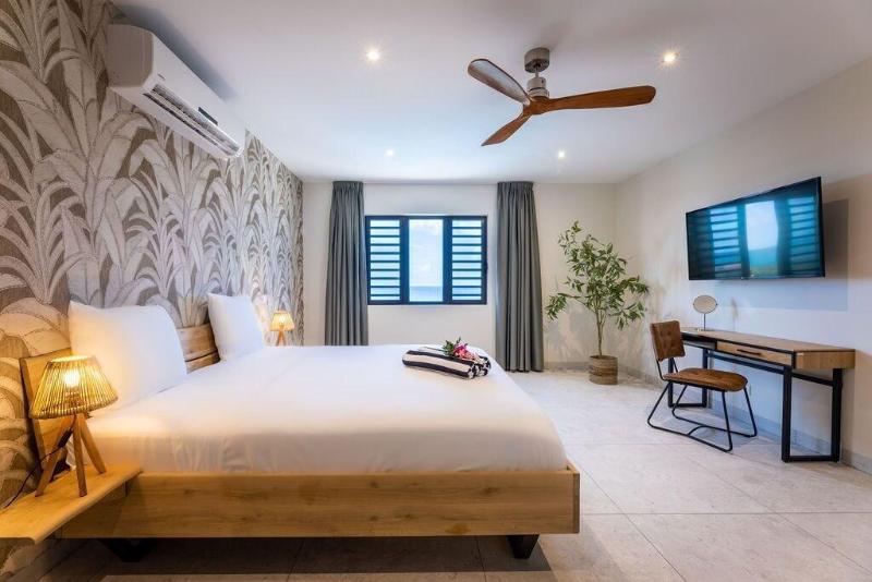 Coral Estate Rentals image