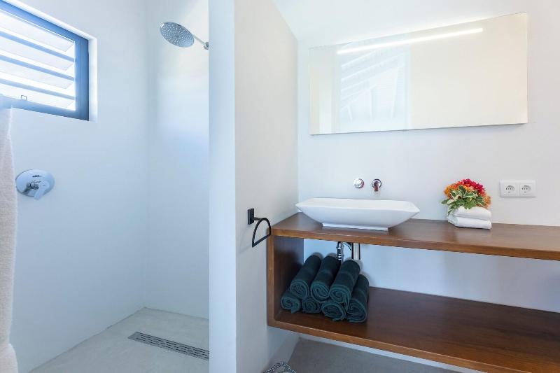 Coral Estate Rentals image