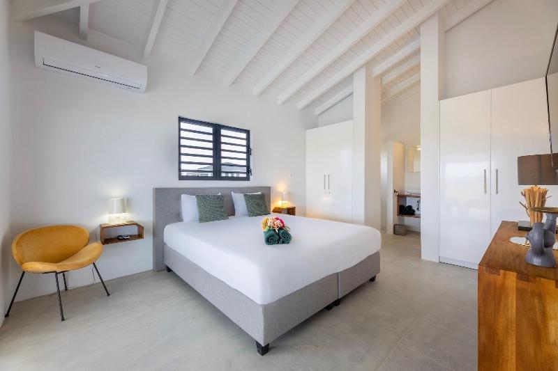 Coral Estate Rentals image