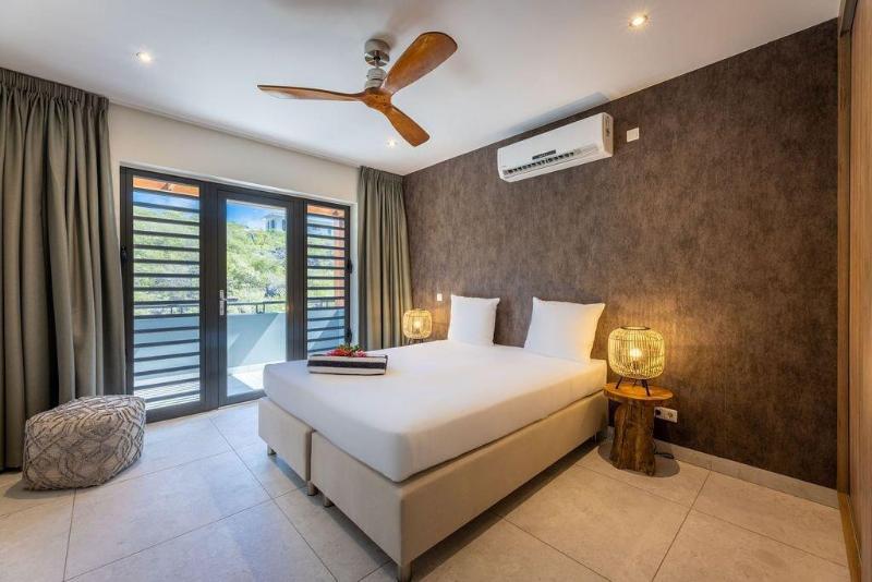 Coral Estate Rentals image