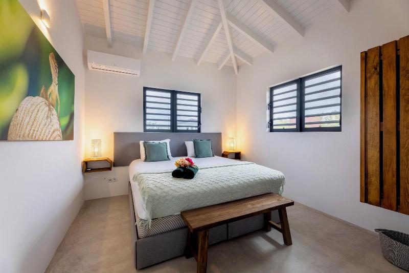Coral Estate Rentals image