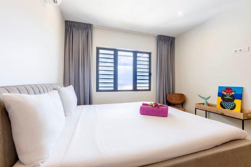 Coral Estate Rentals image