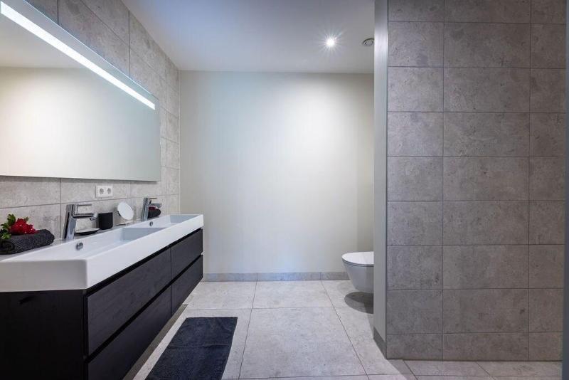 Coral Estate Rentals image