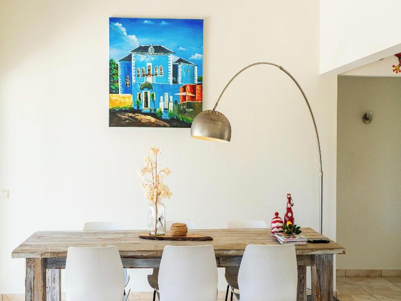 Coral Estate Rentals image