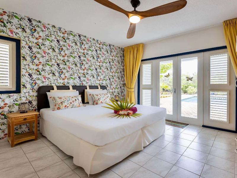 Coral Estate Rentals image