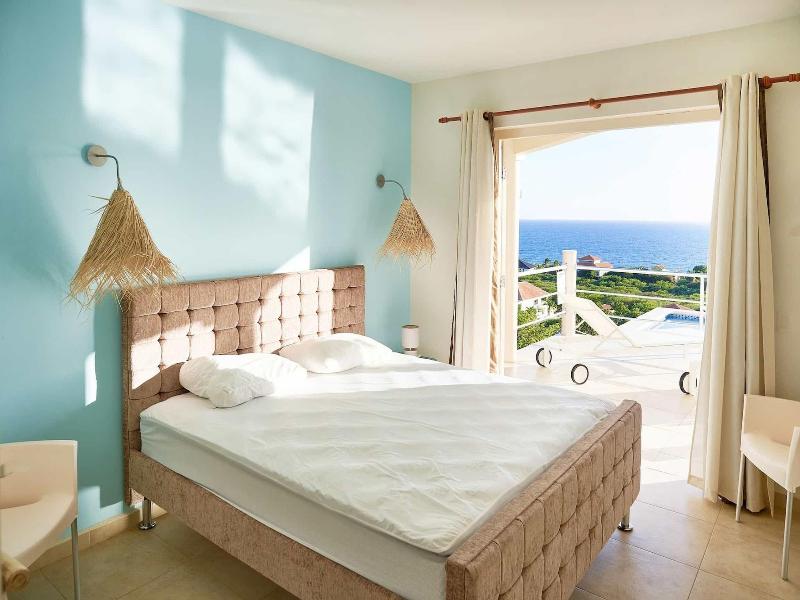 Coral Estate Rentals image