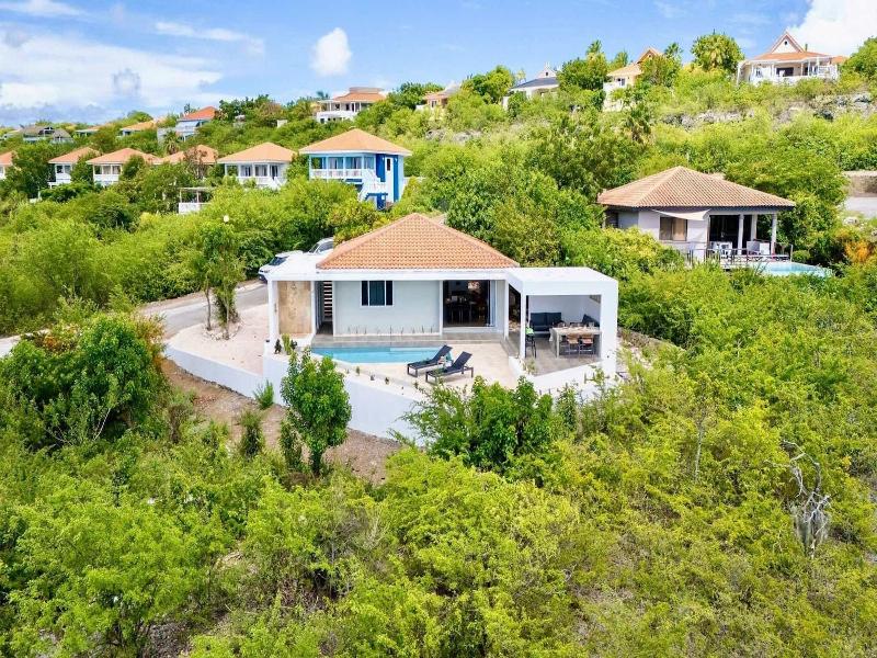 Coral Estate Rentals image