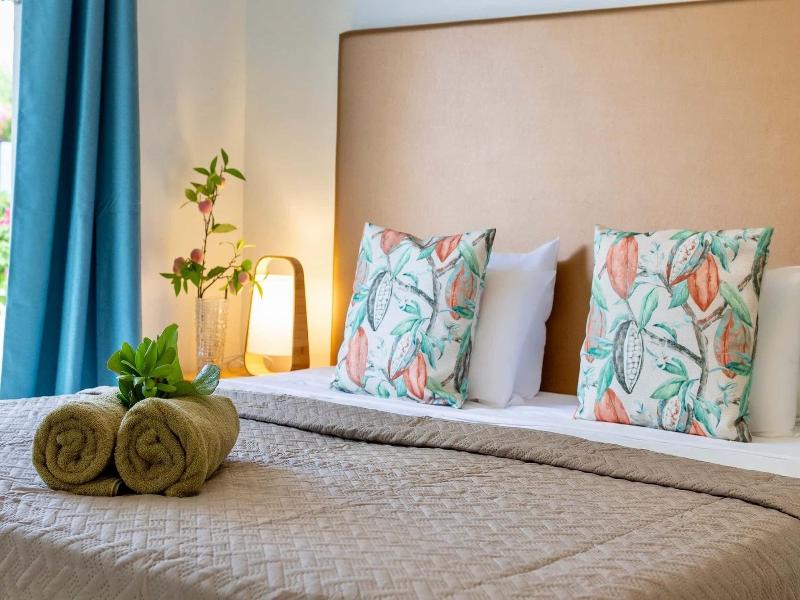 Coral Estate Rentals image
