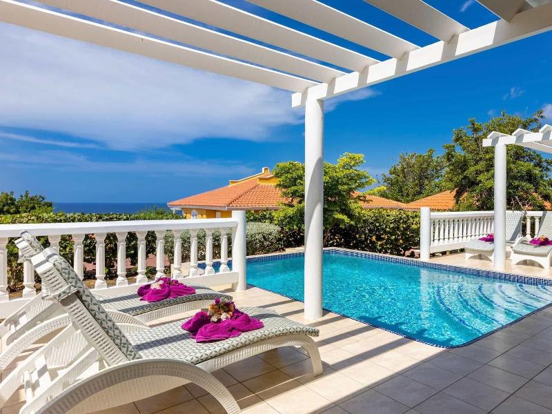 Coral Estate Rentals image