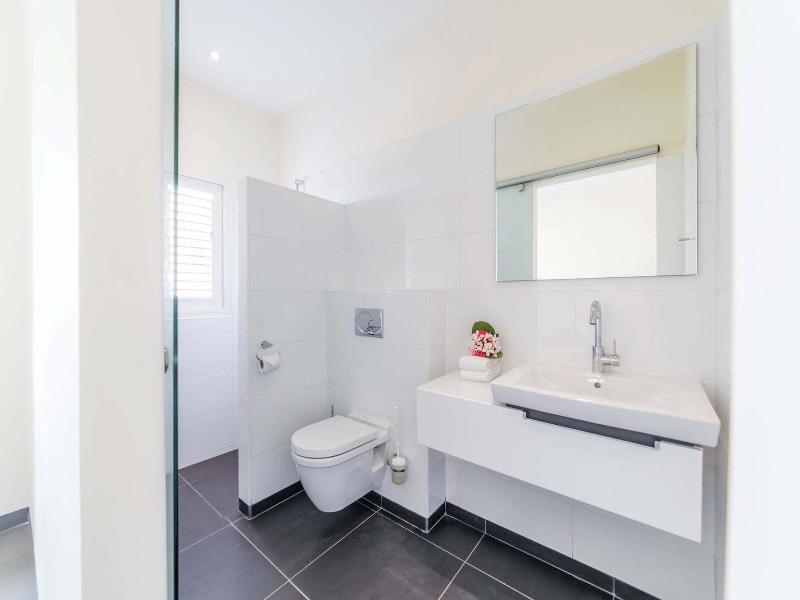 Coral Estate Rentals image